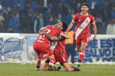 Con Enzo Pérez de estandarte, Maipú amargó a Godoy Cruz en el Gambarte. Con Enzo Pérez de estandarte, Maipú amargó a Godoy Cruz en el Gambarte.