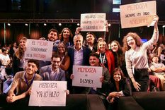 Mendoza es Disney. Los carteles celebratorios que rodean al Gobernador.&nbsp;