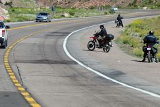 Un tramo extenso de la Ruta 7 tiene prohibición de sobrepaso de vehículos Foto: ALF PONCE MERCADO / MDZ