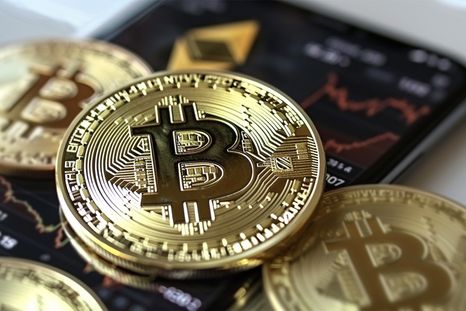  A fines de 2024 el Bitcoin alcanzaba el valor del U$S 98.000 la unidad, pero la irrupción de computación cuántica puede cambiar radicalmente el mercado en muy poco tiempo. Foto: Imagen ilustrativa MDZ