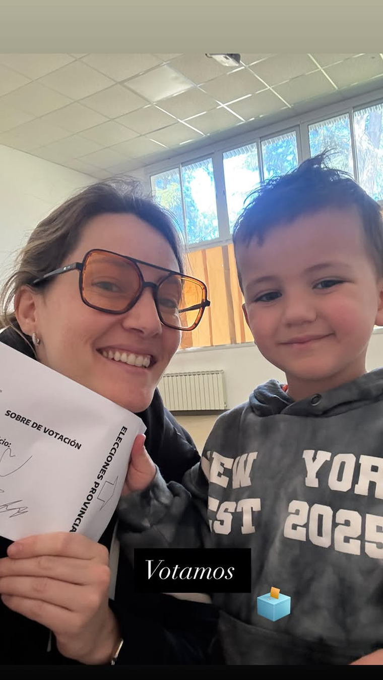 Famosos en las elecciones de la provincia de Buenos Aires. Créditos: Instagram / micaviciconte Famosos en las elecciones de la provincia de Buenos Aires. Créditos: Instagram / micaviciconte