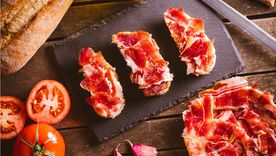 Pan tumaca Una receta clásica de la cocina española Foto: Shutterstock