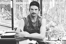 Esto es lo que dijo Ashton Kutcher sobre su relación con el protagonista de Two and a Half Men. Foto: Instagram