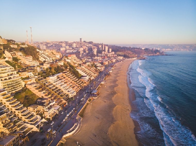 Las costas de Reñaca, Viña del Mar y Concón en Chile son las más visitadas por los argentinos. Las costas de Reñaca, Viña del Mar y Concón en Chile son las más visitadas por los argentinos.