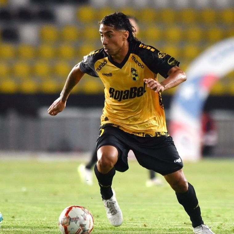 Luciano Cabral, el argentino que podría jugar la Copa América para Chile Foto: @AlboNoticiass