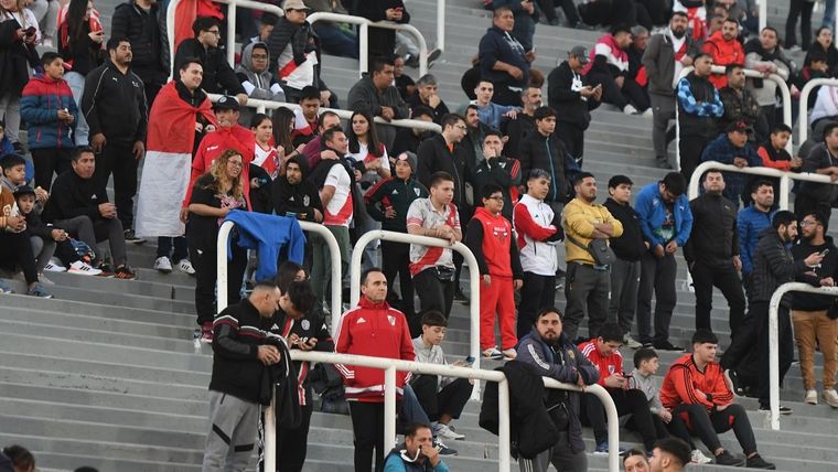 Las populares, a medio completar Foto: Santiago Tagua -MDZ