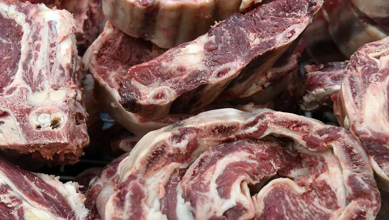 Tras los aumentos estivales, la carne muestra señales de desaceleración en la inflación, mientras crece el peso del pollo y el cerdo en el consumo.