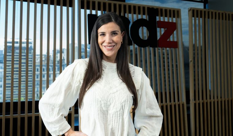 Andrea Rincón sorprendió a todos al mostrar su celular y confirmar que está bloqueada por Messi. Andrea Rincón sorprendió a todos al mostrar su celular y confirmar que está bloqueada por Messi.