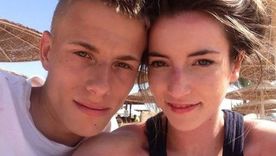 Quemaduras por agua hirviendo y golpes con martillo: el hombre maltratado cuya novia fue condenada a más de 7 años de prisión