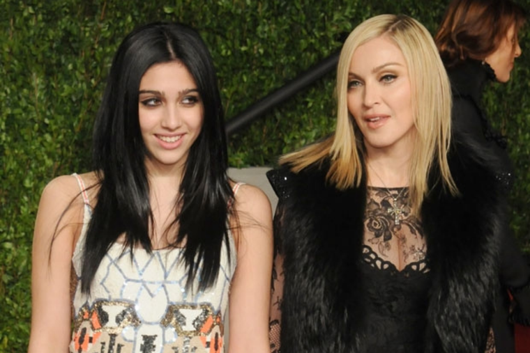 MADONNA Y SU HIJA LOURDES COMPARTEN LA PASIÓN POR LOS TATUAJES. LA JOVEN DEJÓ AL DESCUBIERTO UNO DE LOS MAS SEXYS.