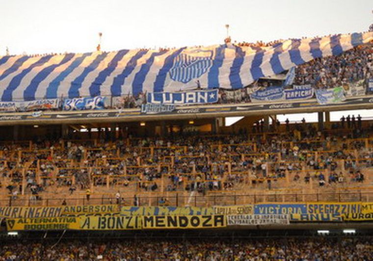 El pueblo tombino festejó en la Boca. Foto: Nacho Gaffuri / Mdz