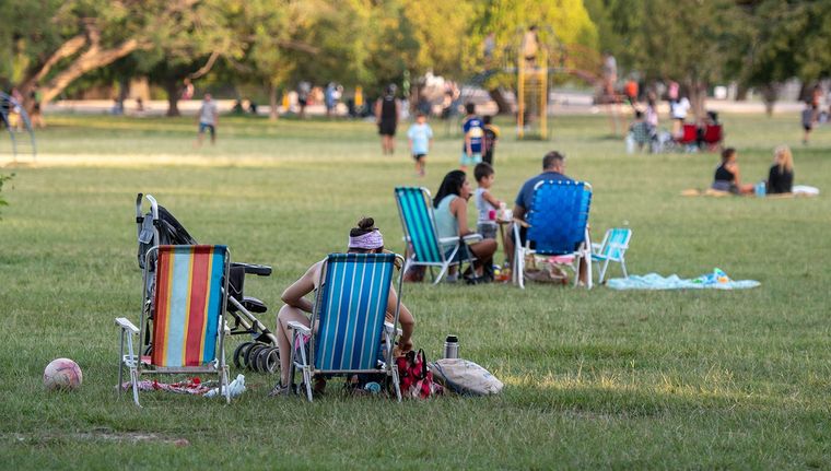 El fin de semana las temperaturas máximas superarán los 35°C. Foto: Santiago Tagua/MDZ
