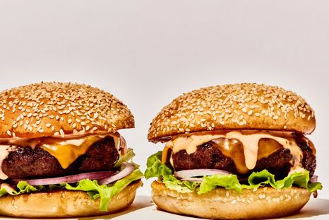 La receta de la hamburguesa perfecta. Foto: Bon Apetit