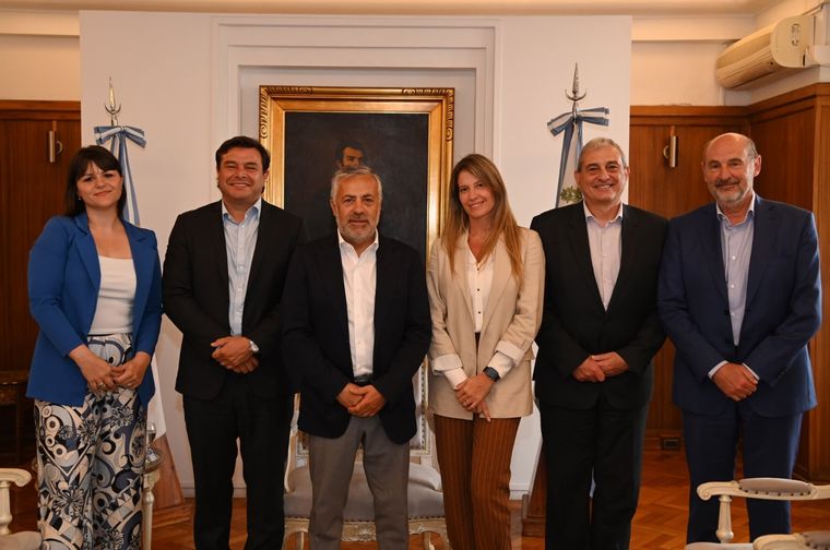Las autoridades de la Cámara de Comercio de Estados Unidos estuvieron reunidos con Alfredo Cornejo. Foto: Prensa Gobierno de Mendoza