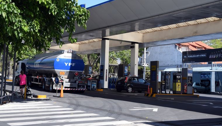 Los precios de los combustibles dispararán una vez más la inflación Foto: ALF PONCE MERCADO / MDZ