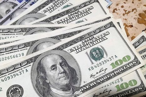 La baja del dólar blue cambió la ecuación de pago para los turistas que piensan viajar al exterior Foto: ALF PONCE MERCADO / MDZ La baja del dólar blue cambió la ecuación de pago para los turistas que piensan viajar al exterior Foto: ALF PONCE MERCADO / MDZ