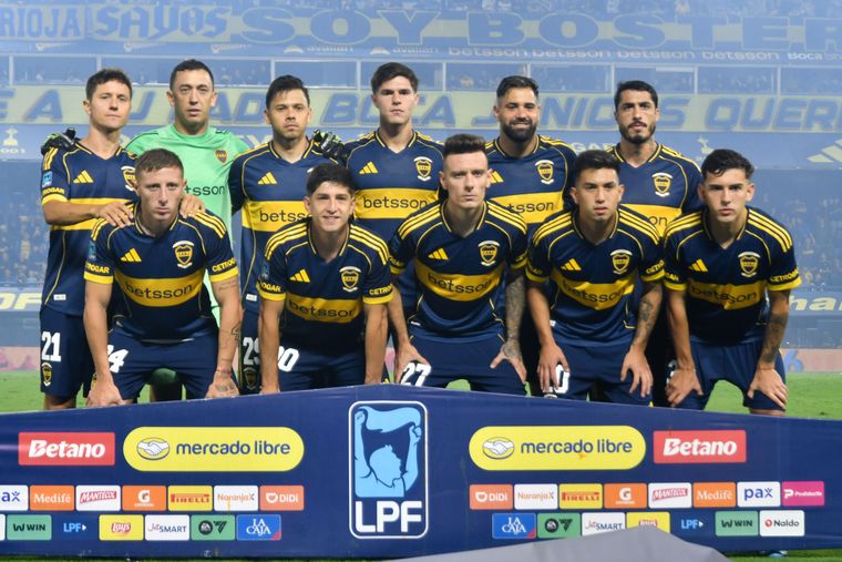 Claudio Úbeda cambió a los once jugadores para Boca-Independiente.
