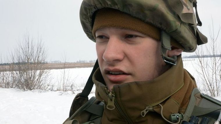 El teniente Yevgen Gromadsky, de 21 años de edad, pertenece a la séptima generación de militares en su familia.