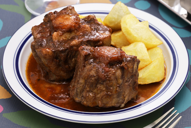 MDZol | Existen muchas versiones de la receta, algunas con vino tinto, brandy o incluso chocolate para darle un toque único.