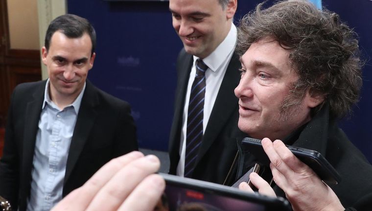 Javier Milei habló con los periodistas acreditados Foto: Presidencia