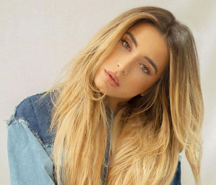 Luciendo un enterizo, Lola Índigo presume su belleza en las redes Lola índigo Foto: Archivo