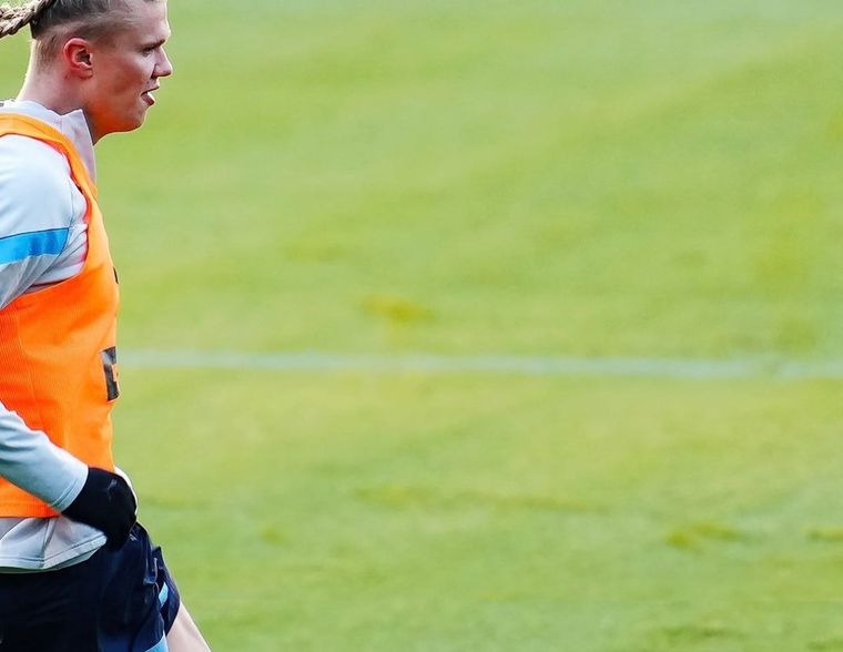 Haaland metió nuevo peinado vikingo y se volvió tendencia. Foto: @ErlingHaaland.