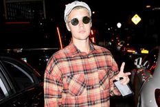 justin bieber se sumo al furor de pokemon go