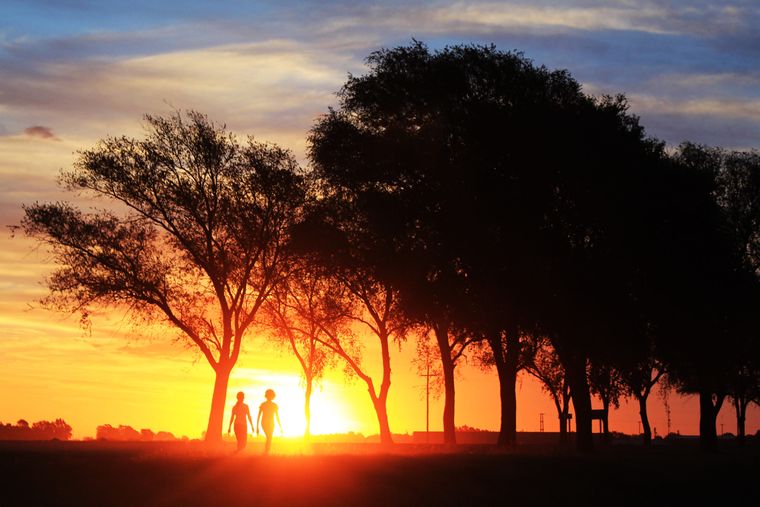 General La Madrid es un pueblo que combina memoria, identidad barrial y descanso al aire libre en el corazón bonaerense.