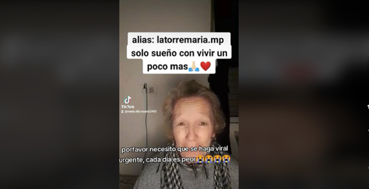 La mujer no llega a fin de mes ni puede adquirir los medicamentos que necesita Foto: TikTok/ @maria.del.rosario.2492