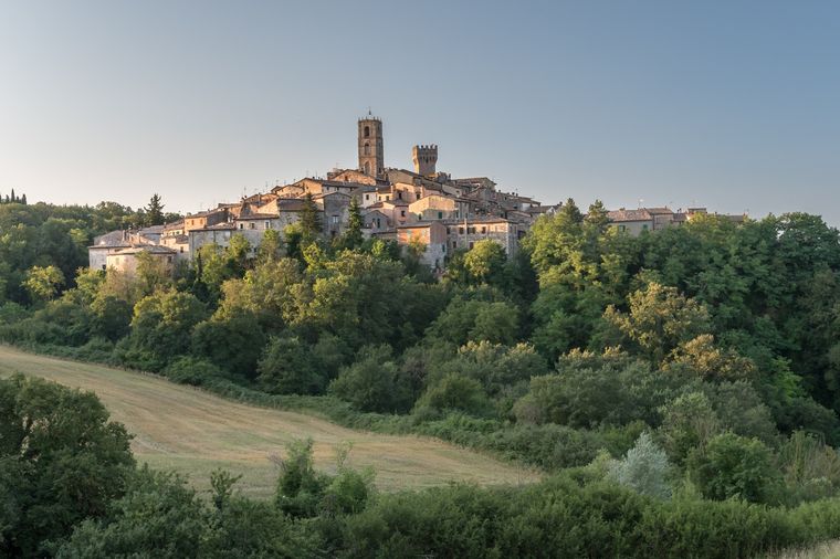 El pueblo de San Casciano dei Bagni fue distinguido en el certamen Best Tourism Villages 2024 por su patrimonio termal y cultural. El pueblo de San Casciano dei Bagni fue distinguido en el certamen Best Tourism Villages 2024 por su patrimonio termal y cultural.