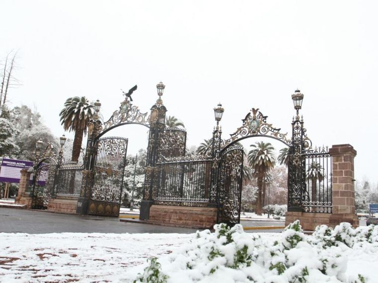 El pronóstico indica que en los próximos días llegará la primera nevada al llano.