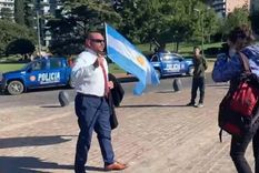 Para Hugo Pizzi los negadores de la pandemia son terroristas