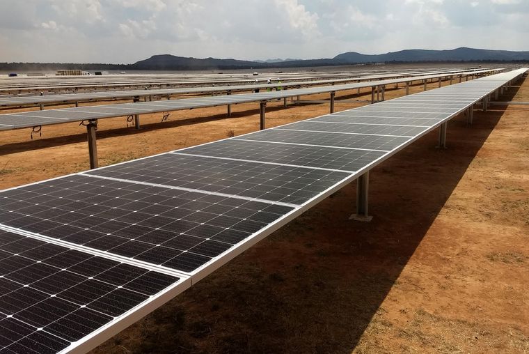 Paneles solares en el municipio de Villa de Arriaga, en San Luis Potosí (México). Foto: EFE