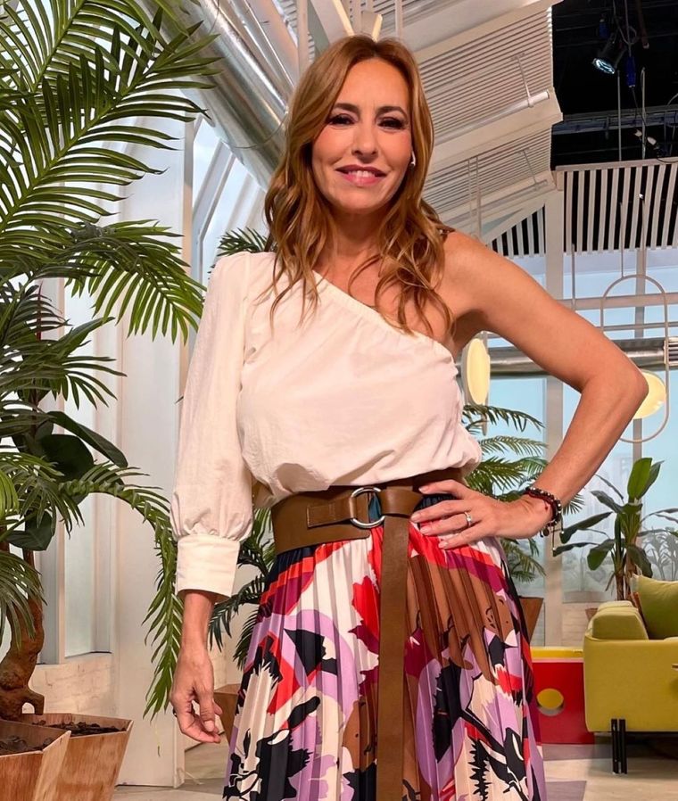 Tres looks con pantalones blancos para llevar este otoño, de la mano de Analía Franchín Foto: Instagram