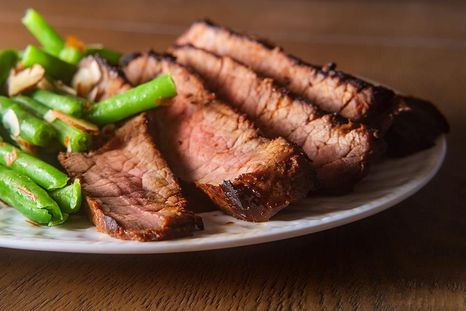 Si bien parece fácil, muchos comenten errores a la hora de freír un filete Foto: Shutterstock