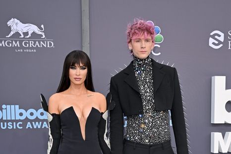 Megan Fox y Michelle Gun Kelly lucieron como una de las parejas más escandalosas Megan Fox junto a Machine Gun Kelly Foto: https://peopleenespanol.com/ponte-bella/looks-alfombra-roja-premios-billboard-2022/