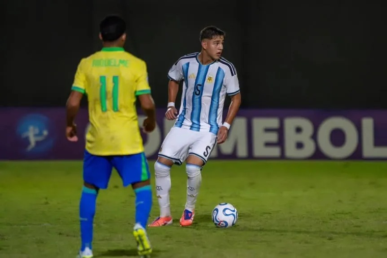 Matheo Benítez Machuca recibió una sanción de cuatro meses por su acto de racismo en el Sudamericano Sub 17. Matheo Benítez Machuca recibió una sanción de cuatro meses por su acto de racismo en el Sudamericano Sub 17.