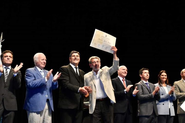Ricardo Mansur vuelve a la política. Ricardo Mansur vuelve a la política.