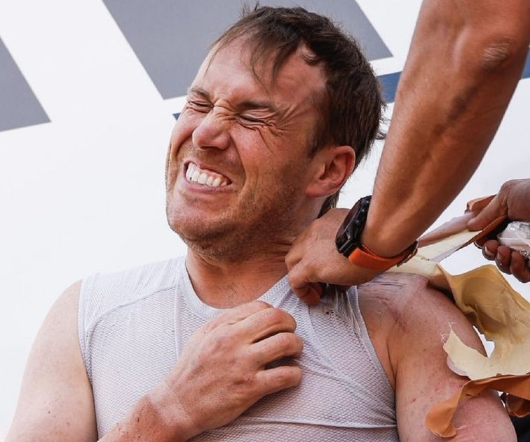 Daniel Sanders completó la etapa tras la dura caída en la Etapa 10.