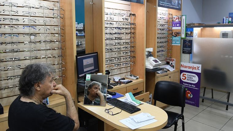 Uno de los rubros en lo que Banco Nación ofrece descuentos es en ópticas adheridas Foto: ALF PONCE MERCADO / MDZ Uno de los rubros en lo que Banco Nación ofrece descuentos es en ópticas adheridas Foto: ALF PONCE MERCADO / MDZ