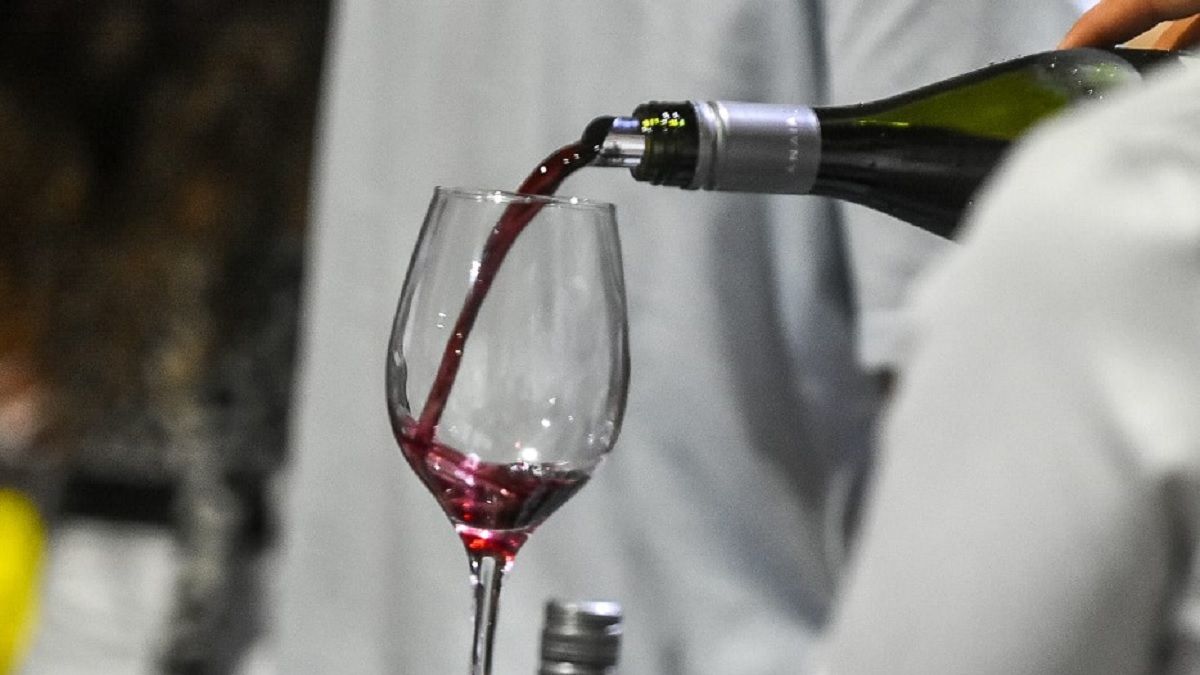 Ni cerveza ni licor: esto pasa cuando eliges vino en moderación