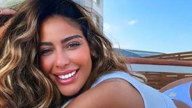 Respira profundo antes de ver a la hermana de Neymar luciendo sus curvas en microbikini