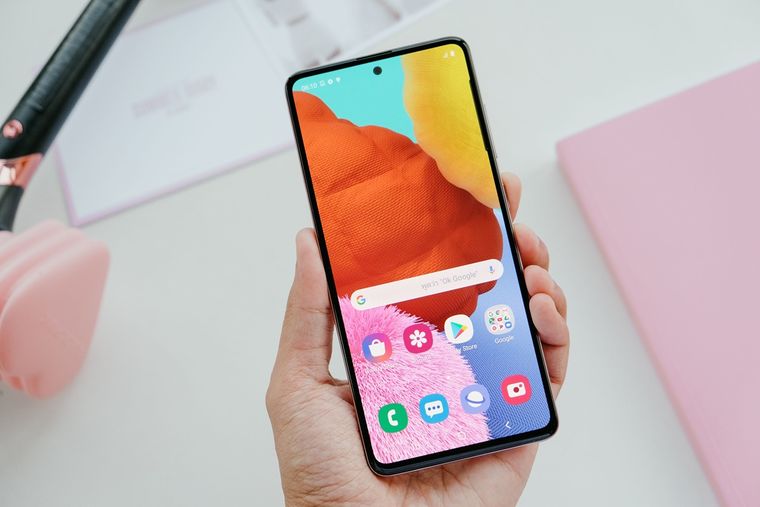 El Samsung Galaxy A56 incorpora una cámara de 50 MP con inteligencia artificial para lograr fotos perfectas en cualquier luz. El Samsung Galaxy A56 incorpora una cámara de 50 MP con inteligencia artificial para lograr fotos perfectas en cualquier luz.