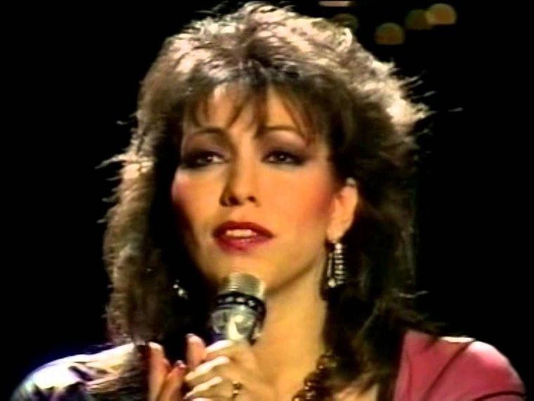 Jennifer Rush es una cantante estadounidense que reside en Alemania.