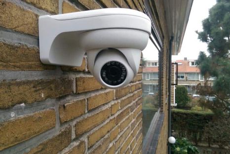 Cada vez que una persona desaparece, la atención pública se concentra en las cámaras de seguridad. Cada vez que una persona desaparece, la atención pública se concentra en las cámaras de seguridad.
