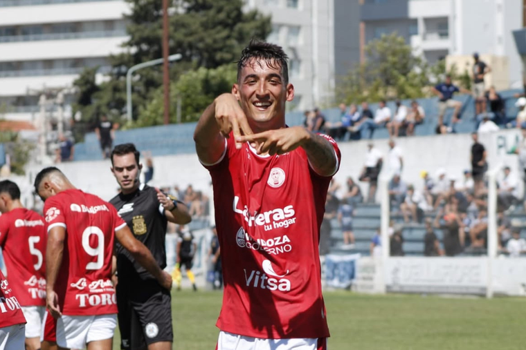 Huracán derrotó a Atenas y es líder de su zona. Foto: Prensa HLH