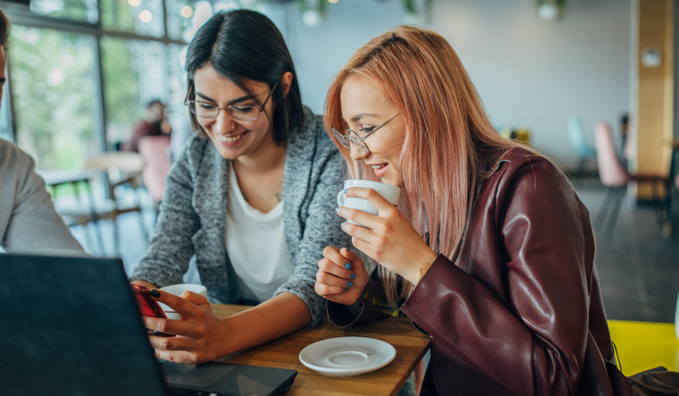 Hoy gran parte de las empresas trabaja activamente para impactar en el bienestar de sus colaboradores y ahí es donde los vínculos sociales cumplen un rol cada vez más importante. Hoy gran parte de las empresas trabaja activamente para impactar en el bienestar de sus colaboradores y ahí es donde los vínculos sociales cumplen un rol cada vez más importante.