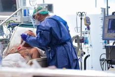 susana salomon, especialista en salud publica: hay poco personal atendiendo las terapias intensivas