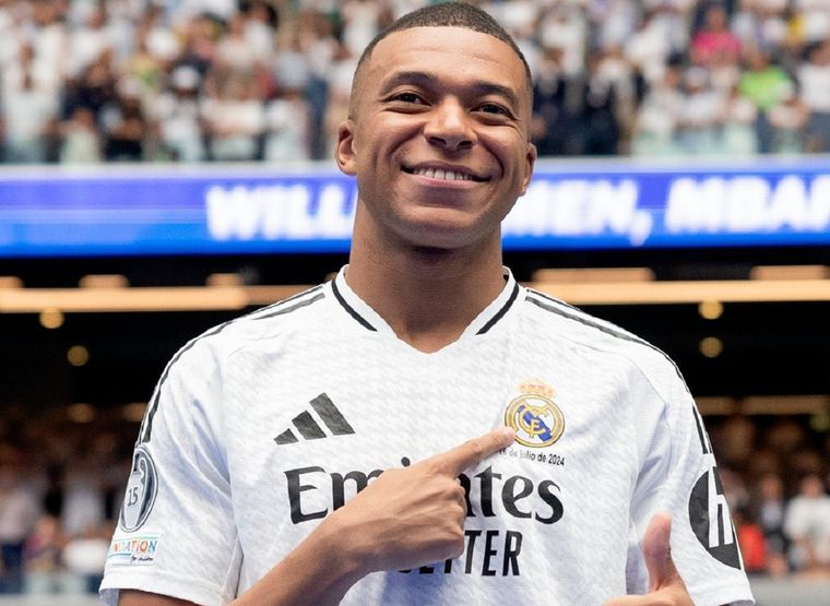 El delantero fue oficializado en el Merengue. Foto: X: @KMbappe