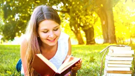 Si algo deja este 2025 es la certeza de que los lectores argentinos permanecen fieles a lo que los conmueve. Si algo deja este 2025 es la certeza de que los lectores argentinos permanecen fieles a lo que los conmueve.